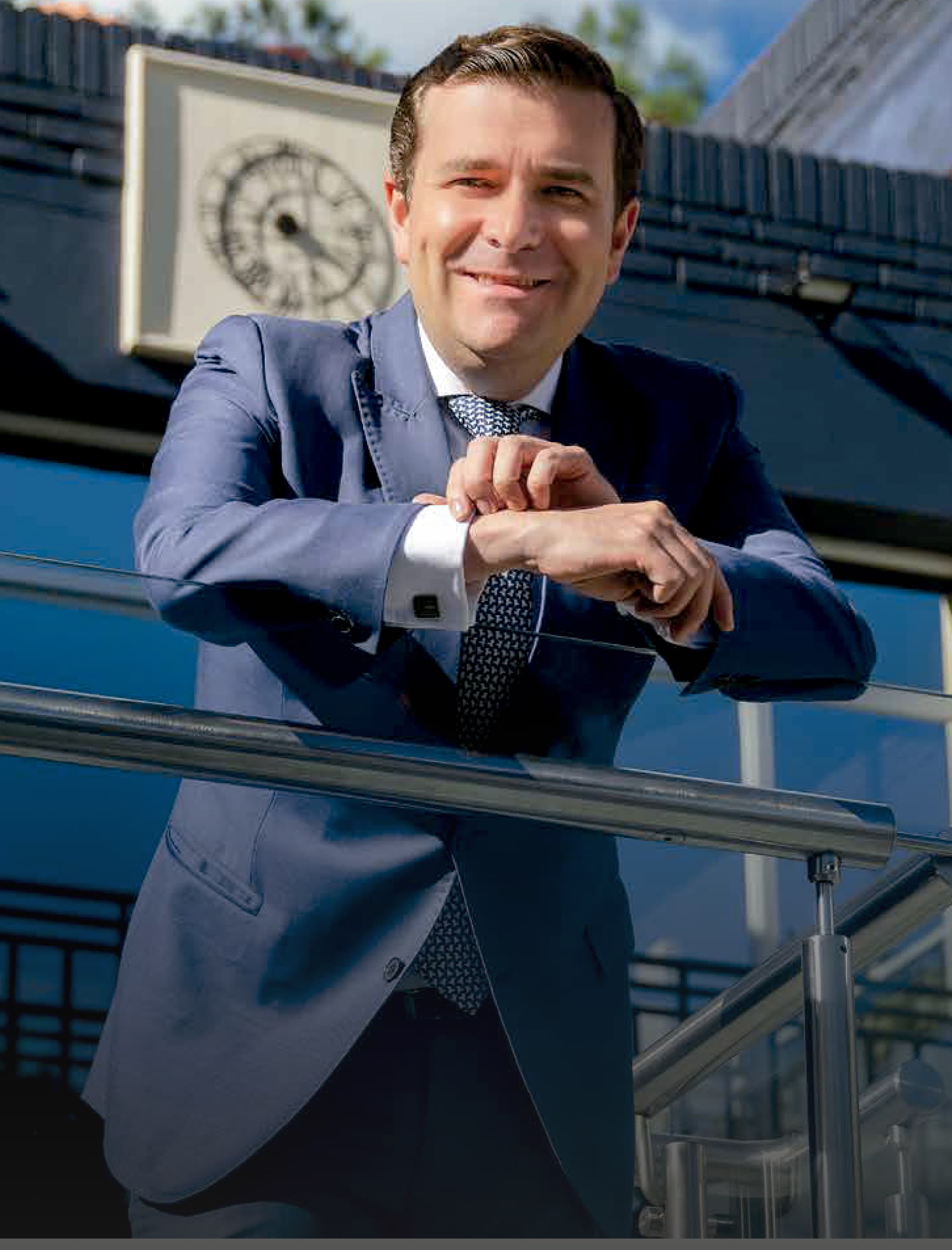 Adrian Mäder, Director General del Intisana